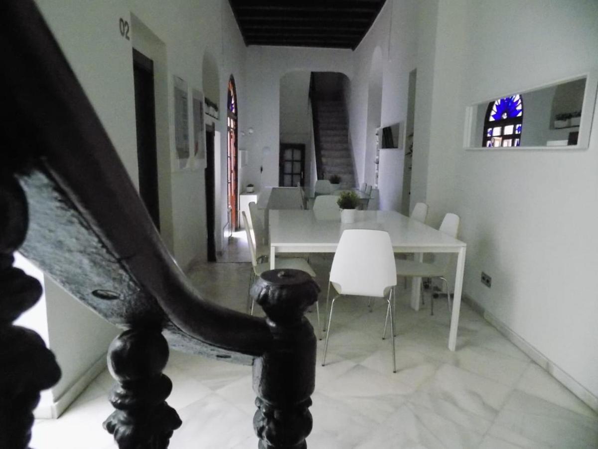Residencia Viriato Hostel Sevilla